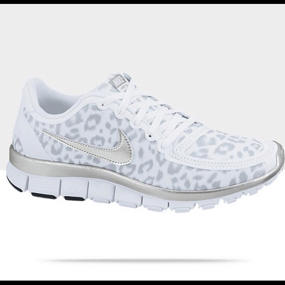 Womens Nike Free 5.0 V4 White Metallic Silver Cheetah Womens Nike Free 5.0 V4 White Metallic Silver Cheetah